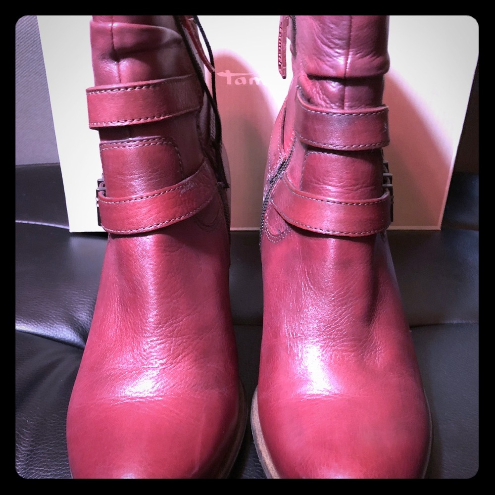 Tamaris scarlet US 7.5 boots.